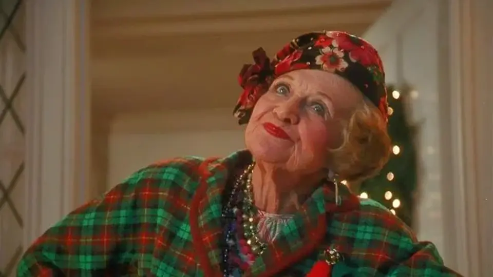 national-lampoons-christmas-vacation-mae-questel.webp Mae Questel in Christmas Vacation