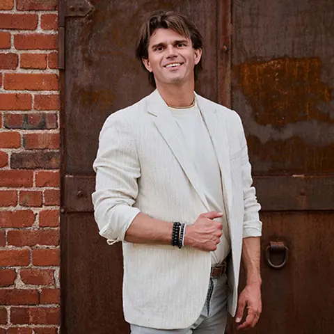 Close Up Radio Spotlights Real Estate Agent Payne Sharpley of Payne Sharpley Group