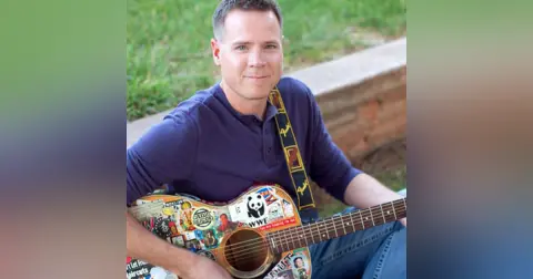 Sing-a-long With Andy Mason