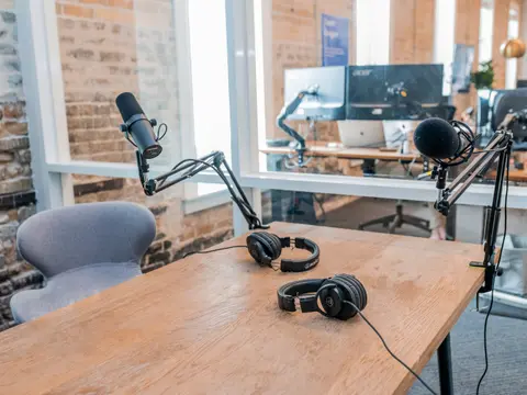 The 67 Tools, Services and Apps I Use As Host of Podcast Junkies