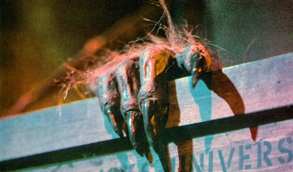 creepshow-the-crate.jpg Creepshow (1982) The Crate