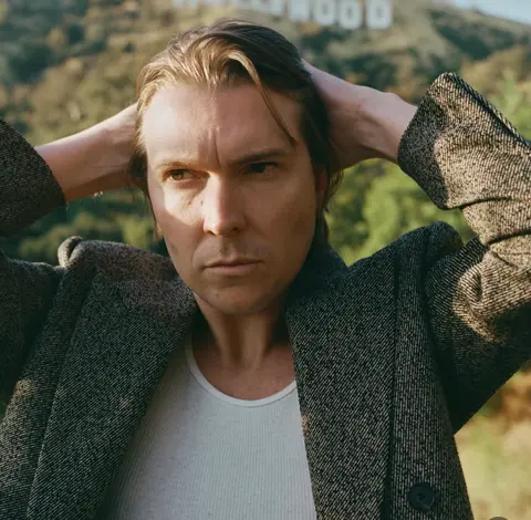 Alex Cameron