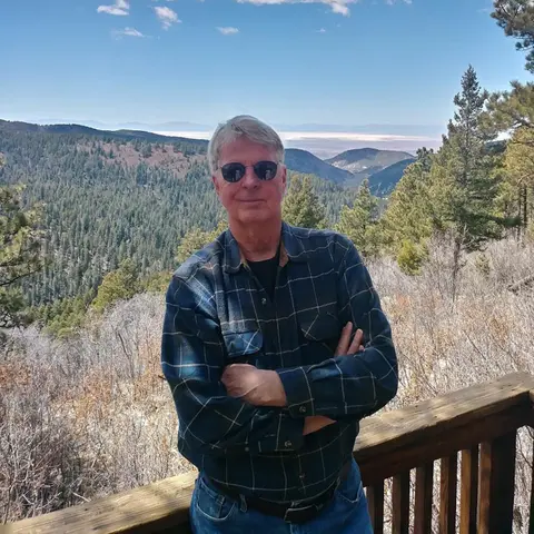 Close Up Radio Spotlights Author Michael Mussachia