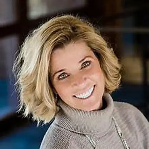 Close Up Radio Welcomes Back Noted Medical Expert and Coach Nancy Major