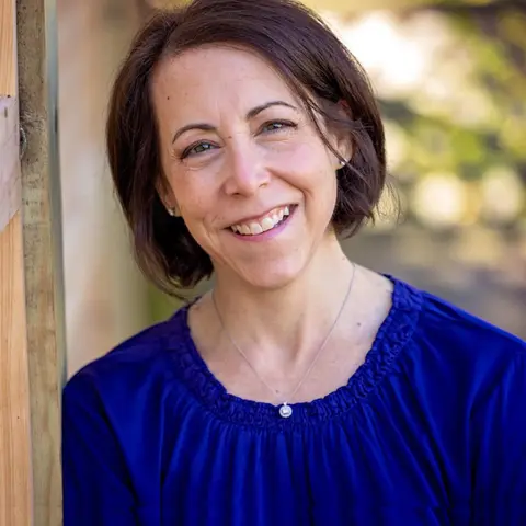 Close Up Radio Spotlights Lisa Gurdin of LSGurdin Consulting LLC