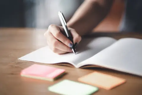 Unleashing the Author Within: Dream Starters Publishing and the Journey from Idea to Bookshelf