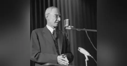Oppenheimer unfiltered: rare recordings released to the public