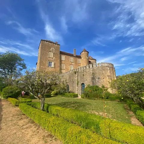 Bijzondere kastelen in Saône-et-Loire en een lekker plekje…
