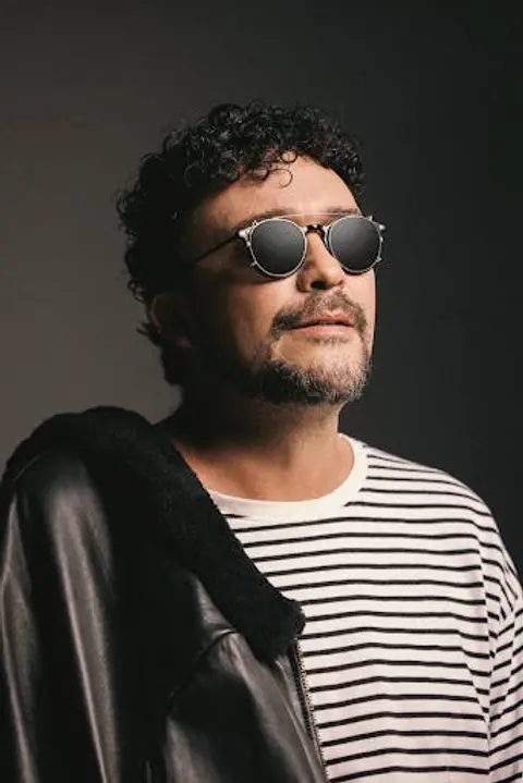 Special Episode: Andrés Cepeda: 30 Years of Music, The Robust Colombian Music Scene, and His US Tour Kick-Off in Chicago