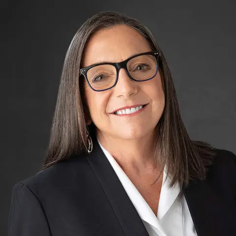 Close Up Radio Spotlights Divorce Attorney and Mediator Teresa Ombres