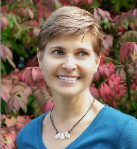 E348: The POWER of CHOICE with Claude Larson | CPTSD and Mental Health Coach