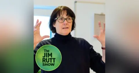 EP 341 Worldviews: Bonnitta Roy on Post-Formal Actors, Stage Theory, and the Character Void in Leadership