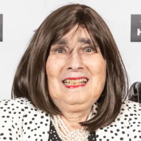 Close Up Radio Spotlights Fundraising Expert Bonnie Squires of Squires Consulting