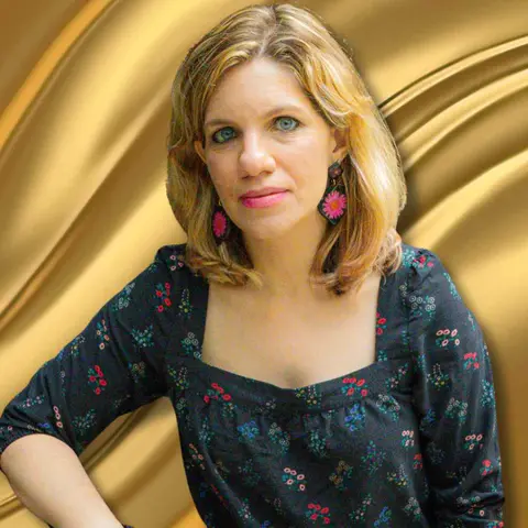 990 | From Journalism to Fiction: Sarah Seltzer on Activism, Writing & Her Debut Novel!