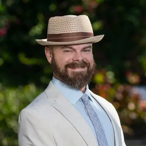 Close Up Radio Spotlights Michael Nicholas of Automajik and SPECTRASCOPE
