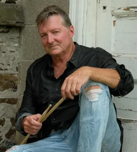Michael Hanson, ex-Glass Tiger