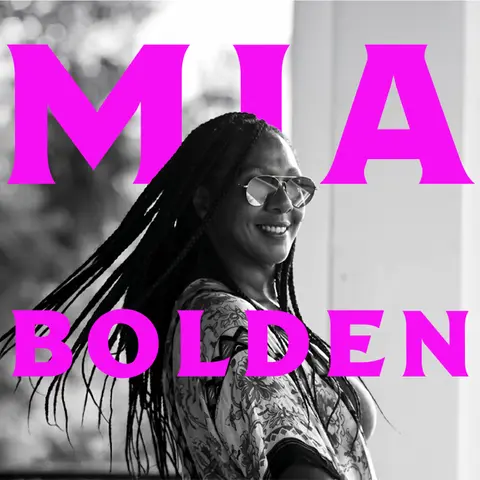 Solo Travel Outside Your Comfort Zone (Mia Bolden – S6 | E238)