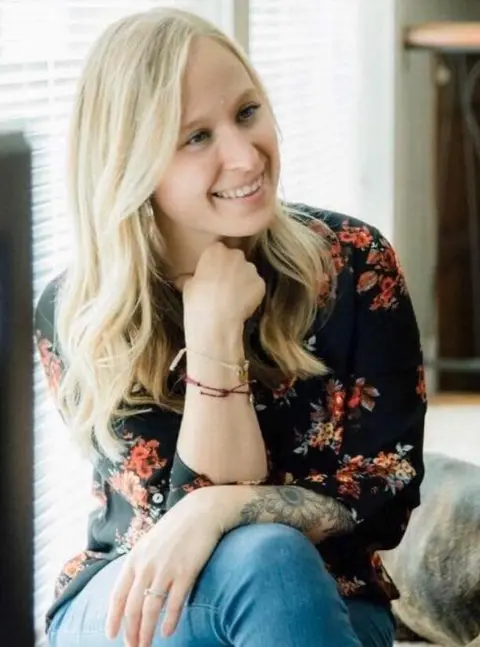 Episode 119 Lindsay’s Journey Overcoming Multiple Sclerosis