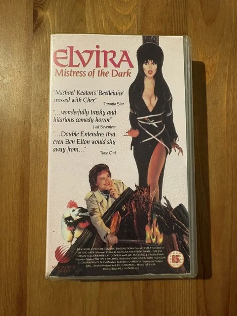 Elvira-Mistress-of-The-Dark-1988-VHS-Tape.webp Elvira Mistress of the Dark (1988) VHS Tape