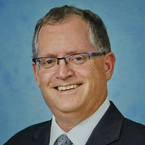 Close Up Radio Spotlights Neil H. Fishman of Fishman Associates