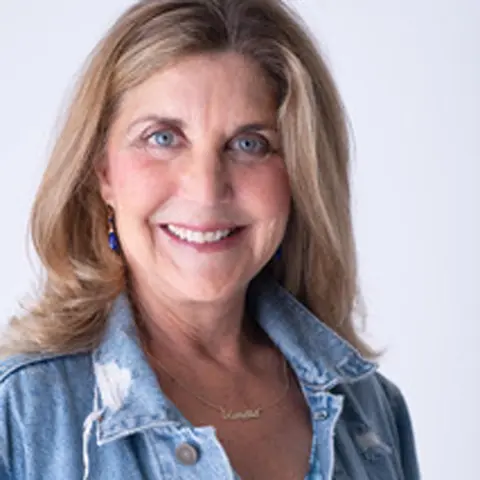 Close Up Radio Spotlights Executive Coach Loretta Stagnitto