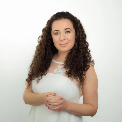 Your Body Isn’t the Enemy: Reading Symptoms and Reclaiming Self | with Inna Segal