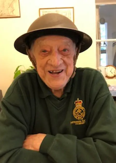 39 Stan Perry Listener Feedback and WW2 Quiz
