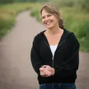 Close Up Radio Spotlights Pain Coach Stacey Townsend of Brain Retrain For Pain
