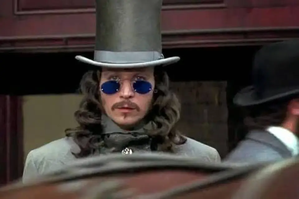 Bram-stokers-dracula-gary-oldman.jpeg Gary Oldman in Bram Stoker's Dracula