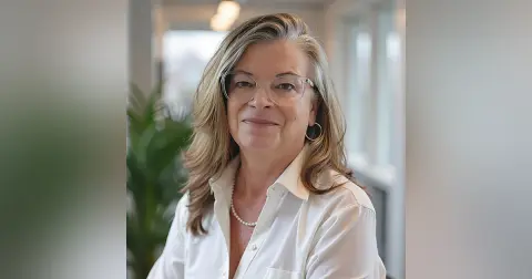 Close Up Radio Spotlights Katherine Flechaus LCSW of Aligned Core Life Coaching