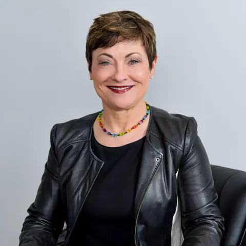Close Up Radio Spotlights Donna Cates of Money Matters Wealth Solutions