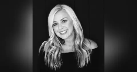 Laura Thomas – It’s Never Too Late to Follow Your God-Given Dreams