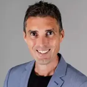 Alex Moffat Profile Photo