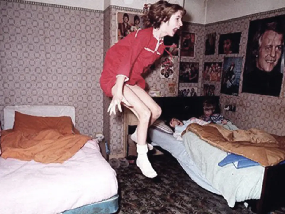 janet hodgson levitating off her bed in her enfield home