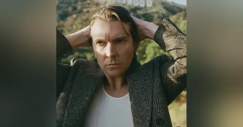 Alex Cameron