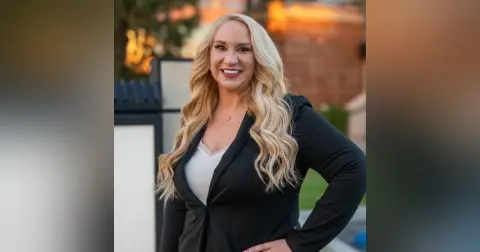 Close Up Radio Spotlights Stylist Mary Koontz of the Monarch Beauty Academy