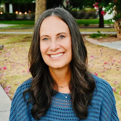 Close Up Radio Spotlights Holistic Healer Michelle Moore of Brain 2 Heart