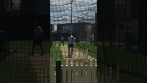 Phoebe Litchfield putting in the work at the SCG nets 🏏
