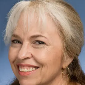 Joanna Cazden (Essie) Profile Photo