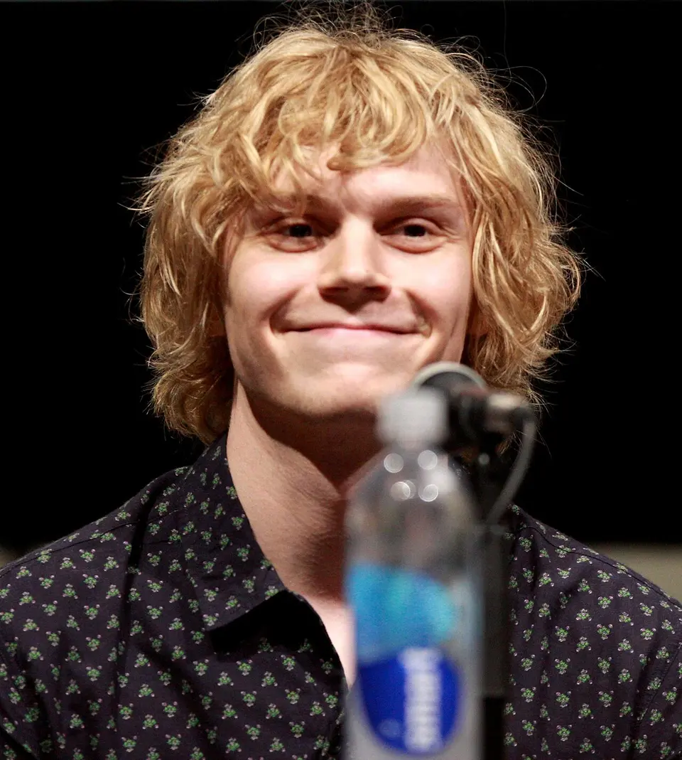 evan-peters-american-horror-story-tate-langdon-james-march-kai-anderson.jpg Evan Peters showcasing his transformative acting versatility across multiple anthology seasons of American Horror Story.