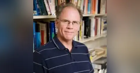 The Decline of American Journalism – Robert McChesney