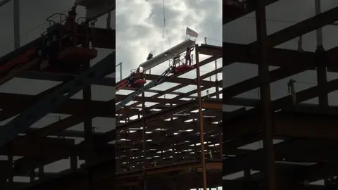 The satisfying moment steel connects #construction #engineering #oddlysatisfying