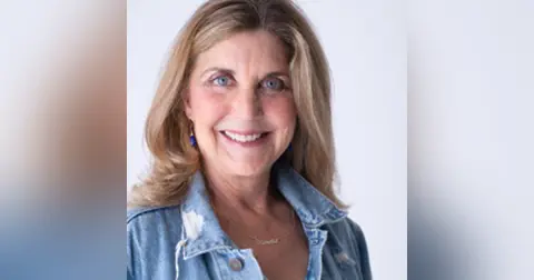 Close Up Radio Spotlights Executive Coach Loretta Stagnitto