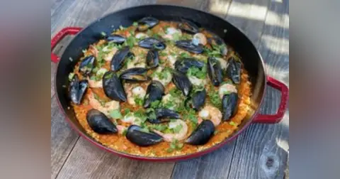 Paella Recipe and Cooking Tips