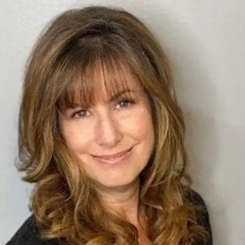 Close Up Radio Spotlights Seasoned Mortgage Financing Professional Lauren Suhre