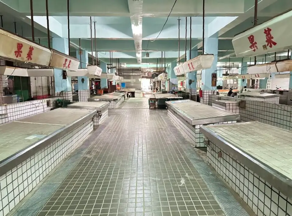19_100226859665.jpg market