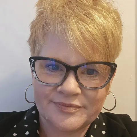 Close Up Radio Spotlights Book Publishing Expert Jennifer Welsch of JLW Publishing Services