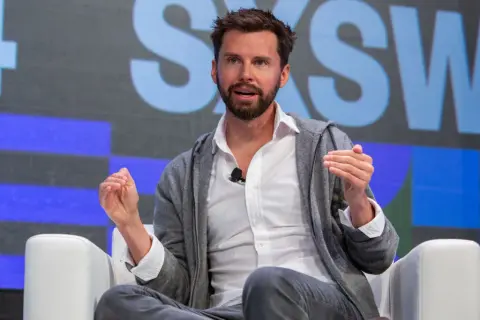 “AI Should Stand Behind Us, Not Between Us”: How Hinge CEO Justin McLeod Is Reimagining Dating Tech for Human Connection