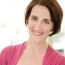 S4E5: Aedín Moloney – Saying “Yes!” to a Life on Stage