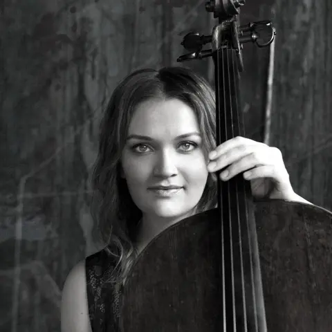 Authentic Entrepreneurship for Musicians, Understanding Fear in the Musical Path, and the Art of Digital Course Creation with Saeunn Thorsteinsdottir